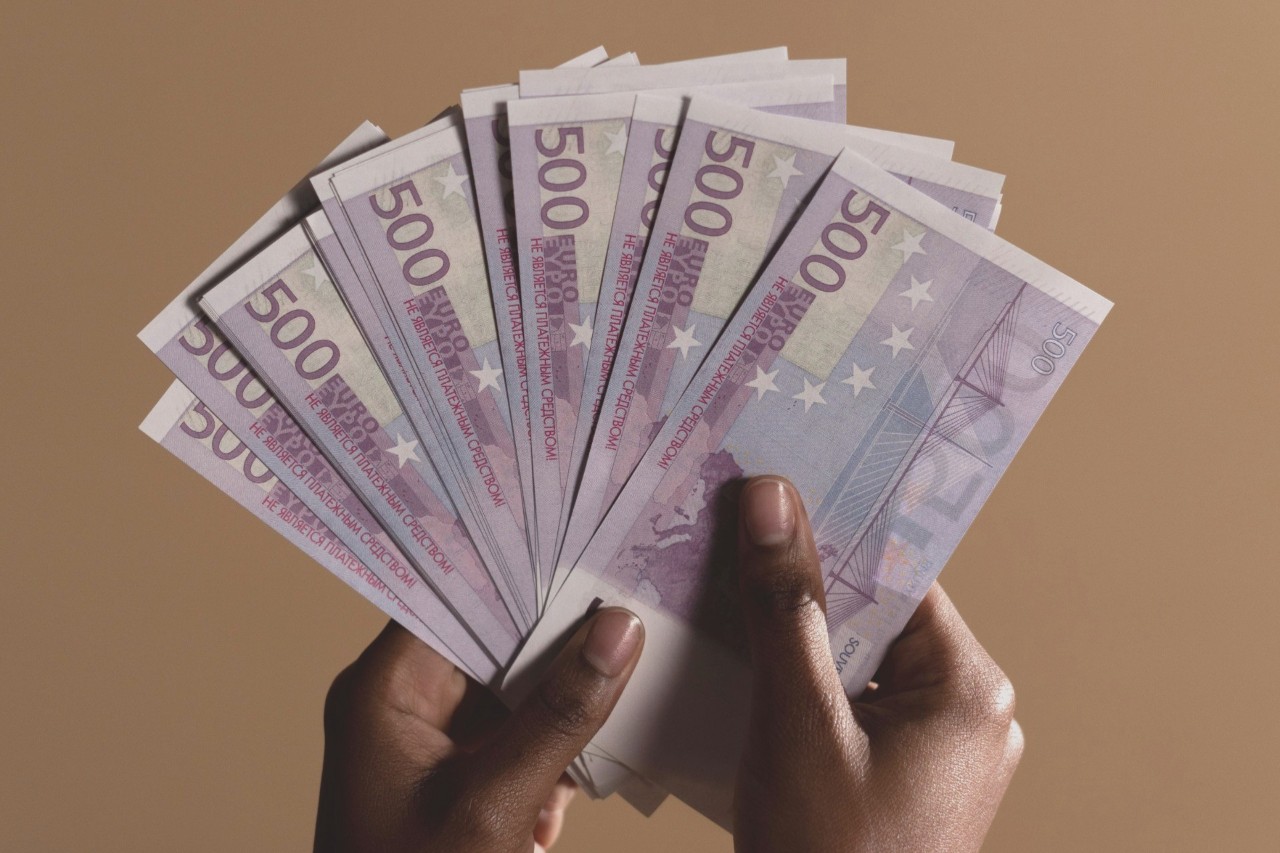 Τι δεν γίνεται με τα λεφτά